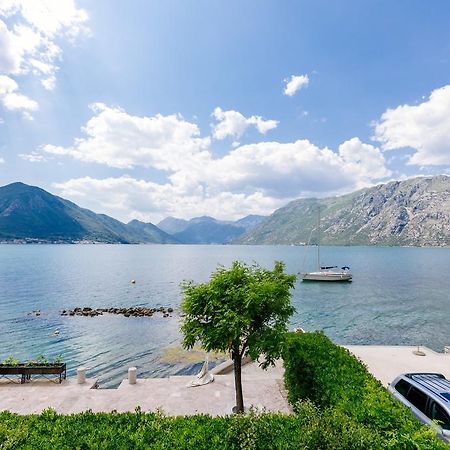 Villa Luxury Stone On The Sea With Private Pool And View Kotor Bagian luar foto