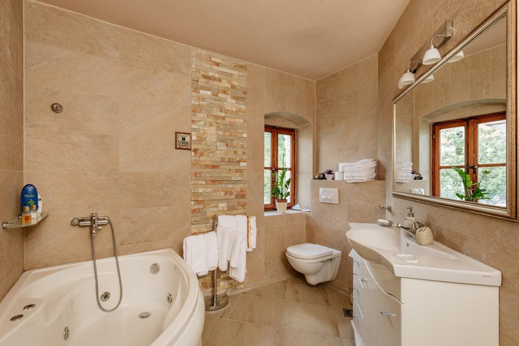 Villa Luxury Stone On The Sea With Private Pool And View Kotor Bagian luar foto