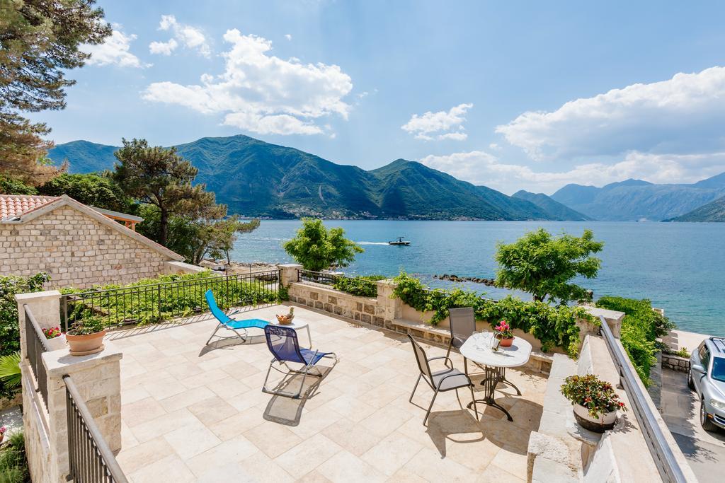 Villa Luxury Stone On The Sea With Private Pool And View Kotor Bagian luar foto
