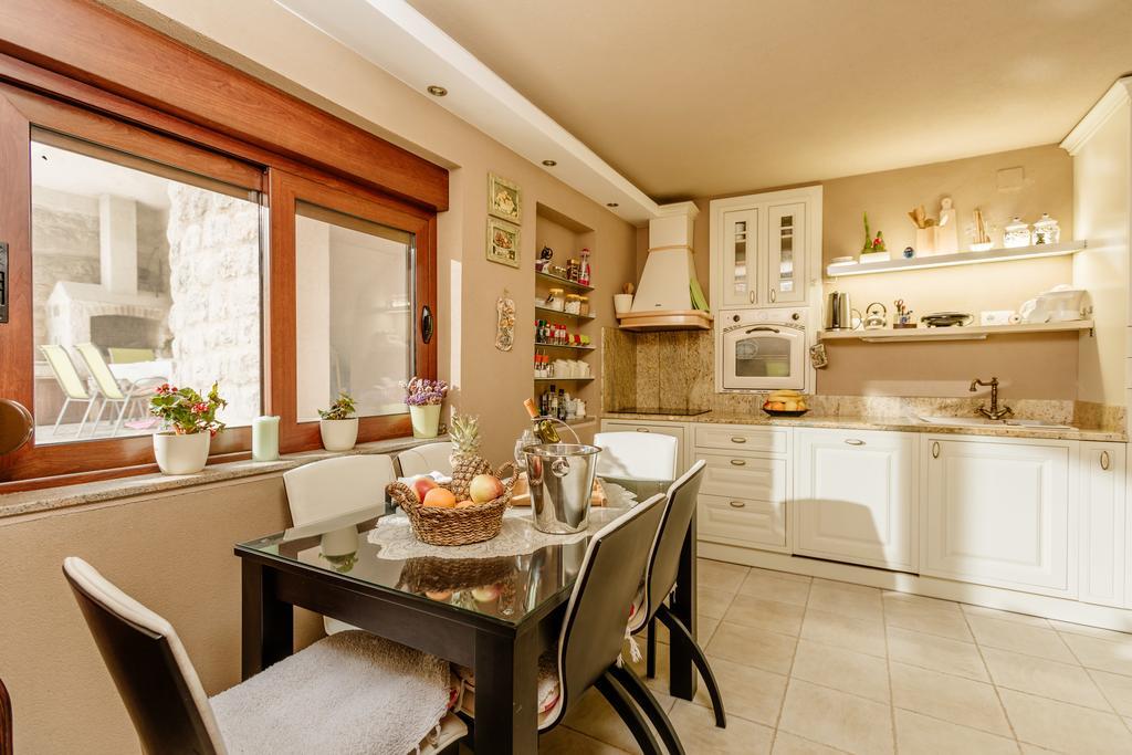Villa Luxury Stone On The Sea With Private Pool And View Kotor Bagian luar foto