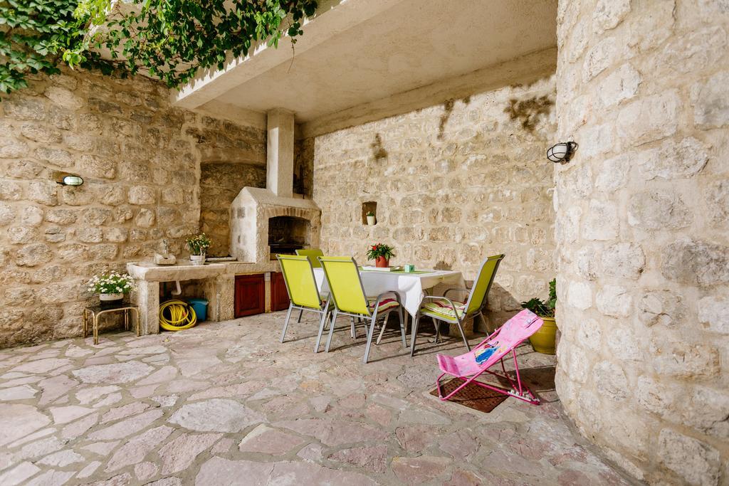 Villa Luxury Stone On The Sea With Private Pool And View Kotor Bagian luar foto