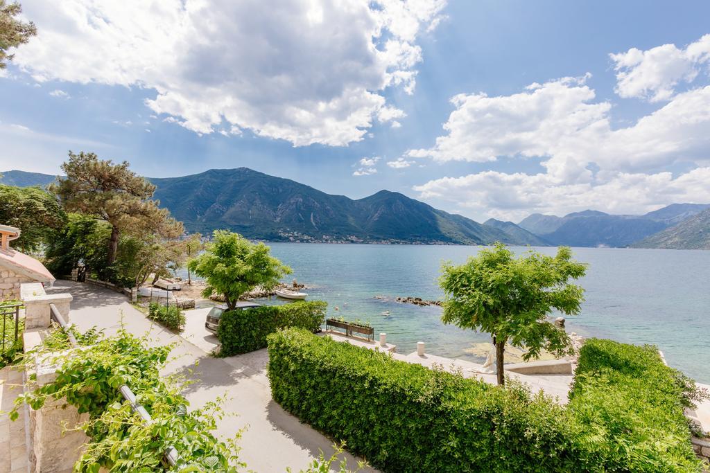 Villa Luxury Stone On The Sea With Private Pool And View Kotor Bagian luar foto