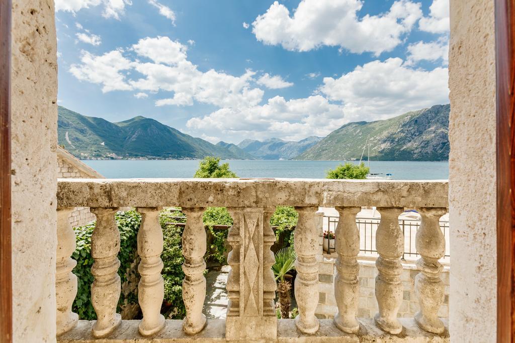 Villa Luxury Stone On The Sea With Private Pool And View Kotor Bagian luar foto