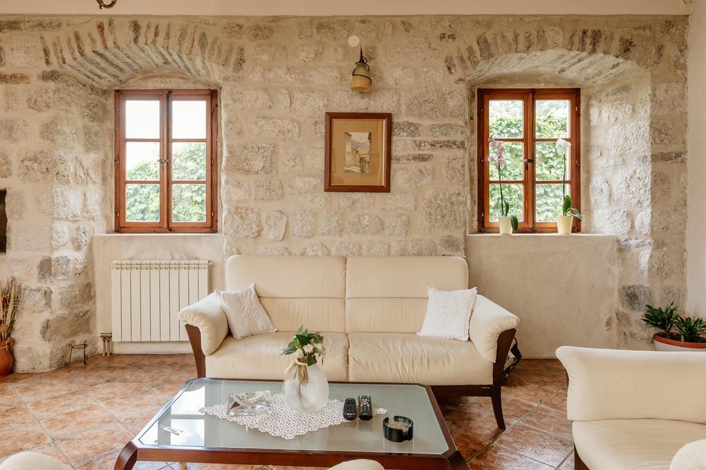 Villa Luxury Stone On The Sea With Private Pool And View Kotor Bagian luar foto