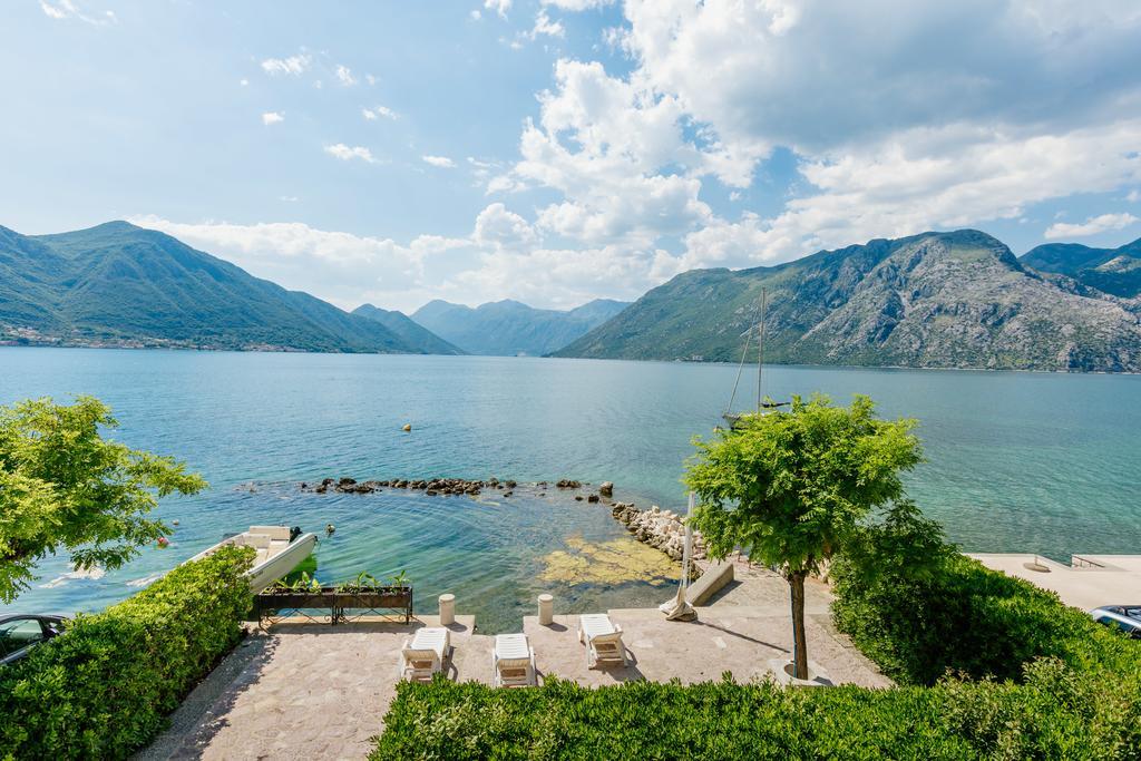 Villa Luxury Stone On The Sea With Private Pool And View Kotor Bagian luar foto