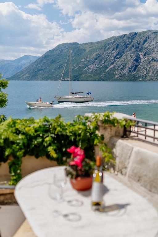Villa Luxury Stone On The Sea With Private Pool And View Kotor Bagian luar foto