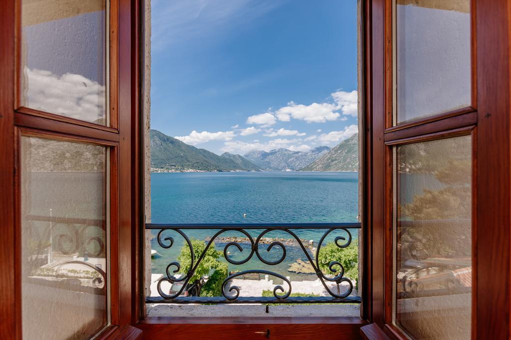 Villa Luxury Stone On The Sea With Private Pool And View Kotor Bagian luar foto