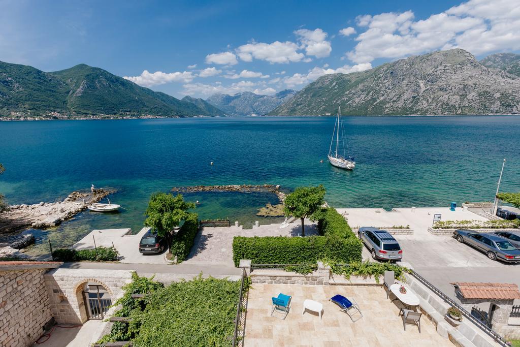 Villa Luxury Stone On The Sea With Private Pool And View Kotor Bagian luar foto