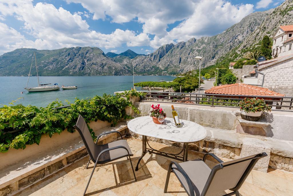 Villa Luxury Stone On The Sea With Private Pool And View Kotor Bagian luar foto